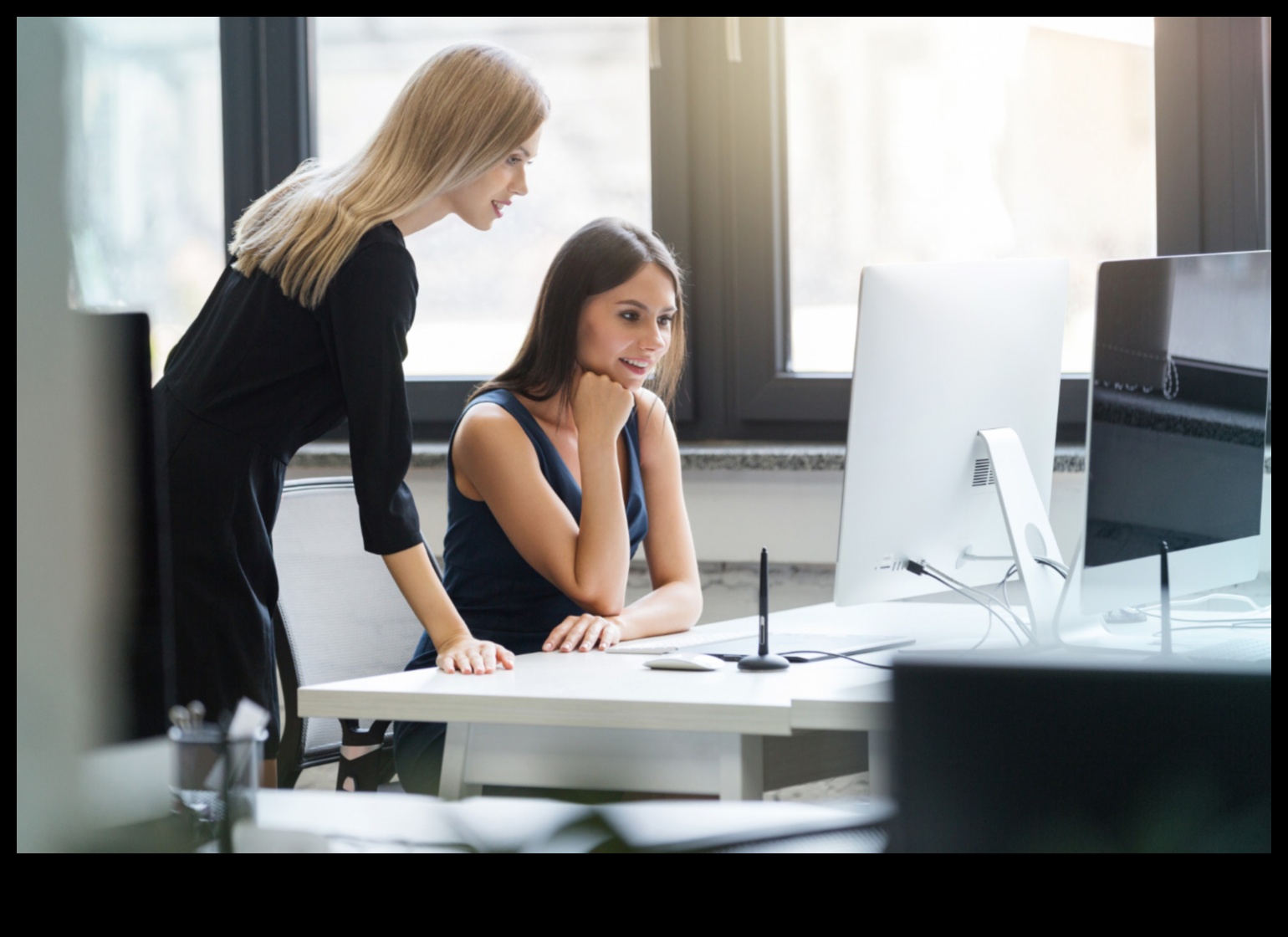 Ανυψώστε και προσαρμοστείτε: Στρατηγικές για επιτυχία σε συνεχώς μεταβαλλόμενες επιχειρηματικές τάσεις