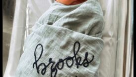 Συναισθηματικά Swaddles: Σκεπτικά δώρα για την άφιξη του μωρού